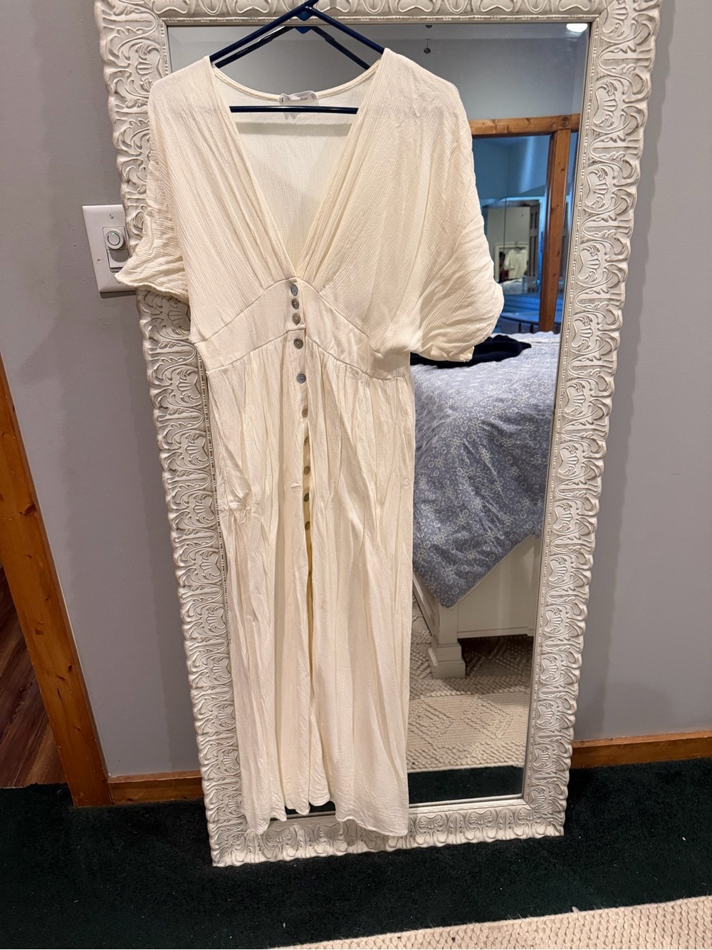 Women's Cream Button-Front V-Neck Maxi Dress